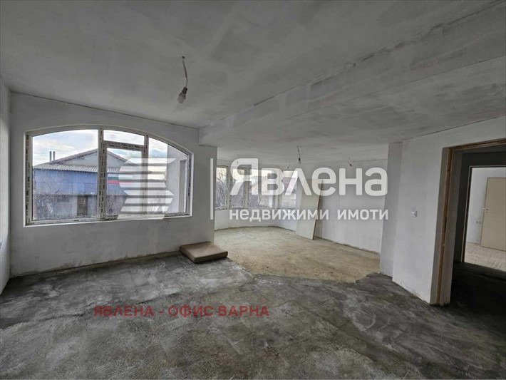 Продава КЪЩА, гр. Варна, м-т Добрева чешма, снимка 3 - Къщи - 49535888