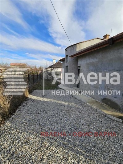 Продава КЪЩА, гр. Варна, м-т Добрева чешма, снимка 10 - Къщи - 49535888