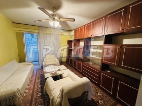 2 sypialnie Wazrażdane, Ruse