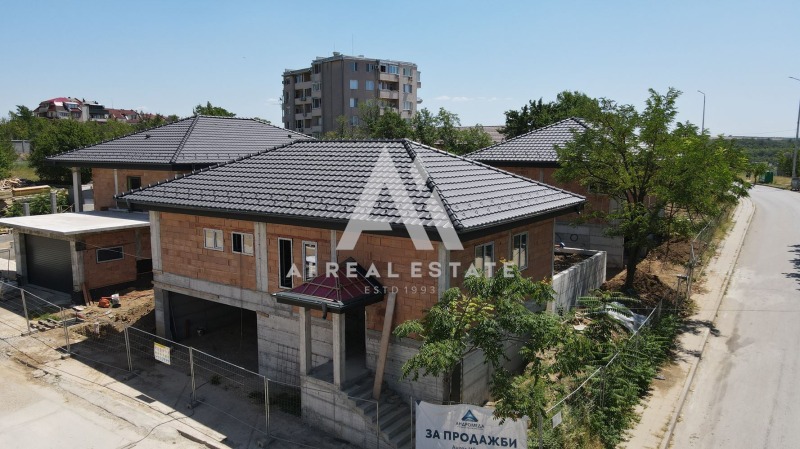 Myytävänä  Talo Pleven , Družba 2 , 192 neliömetriä | 80985755 - kuva [3]