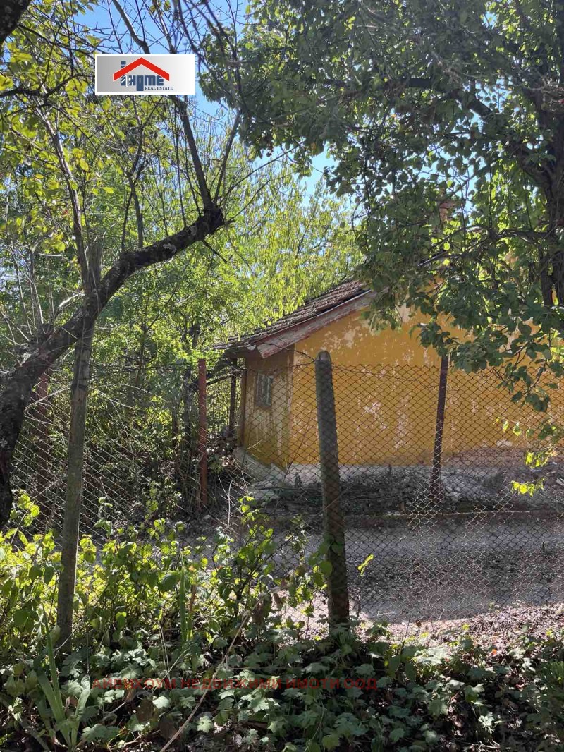 Продава КЪЩА, гр. Плевен, м-т Плочата