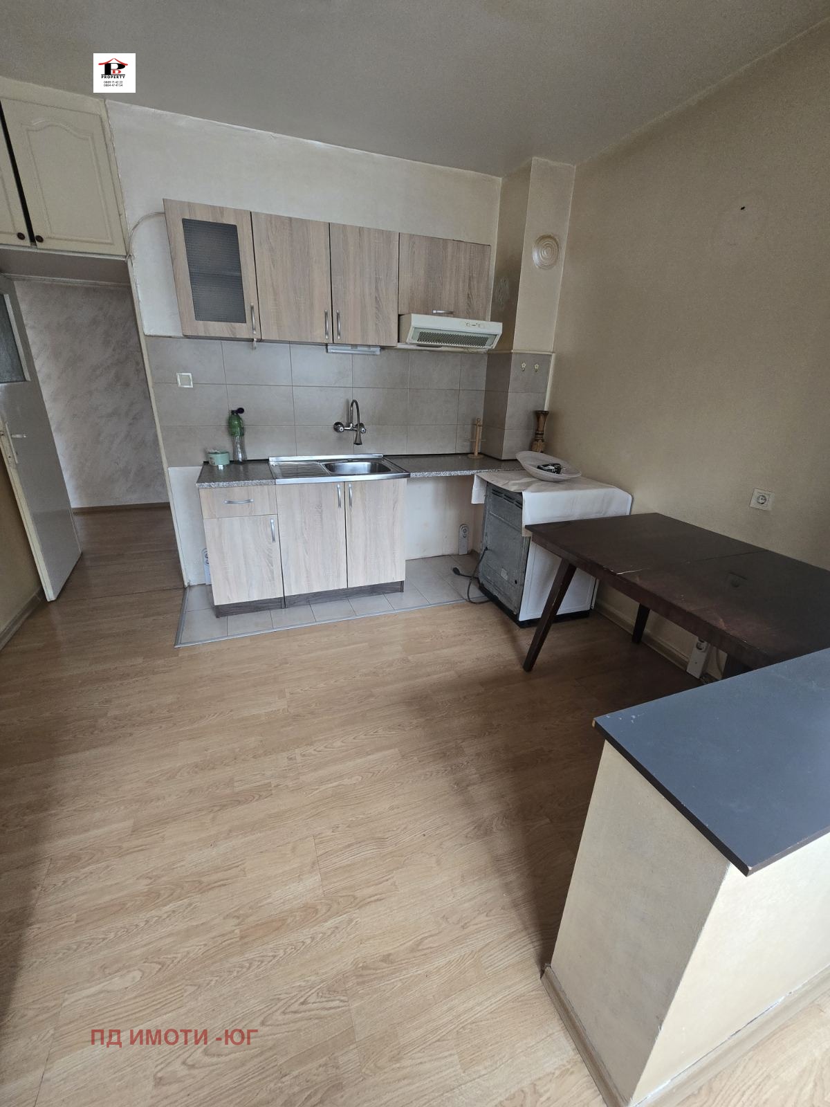 Продава 3-СТАЕН, гр. София, Света Троица