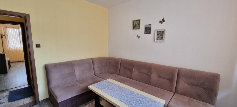 Продава  2-стаен град Разград , Център , 54 кв.м | 79585216