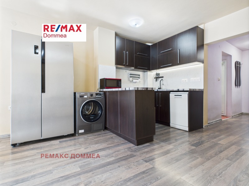 Продава  3-стаен град Варна , Спортна зала , 100 кв.м | 32154189