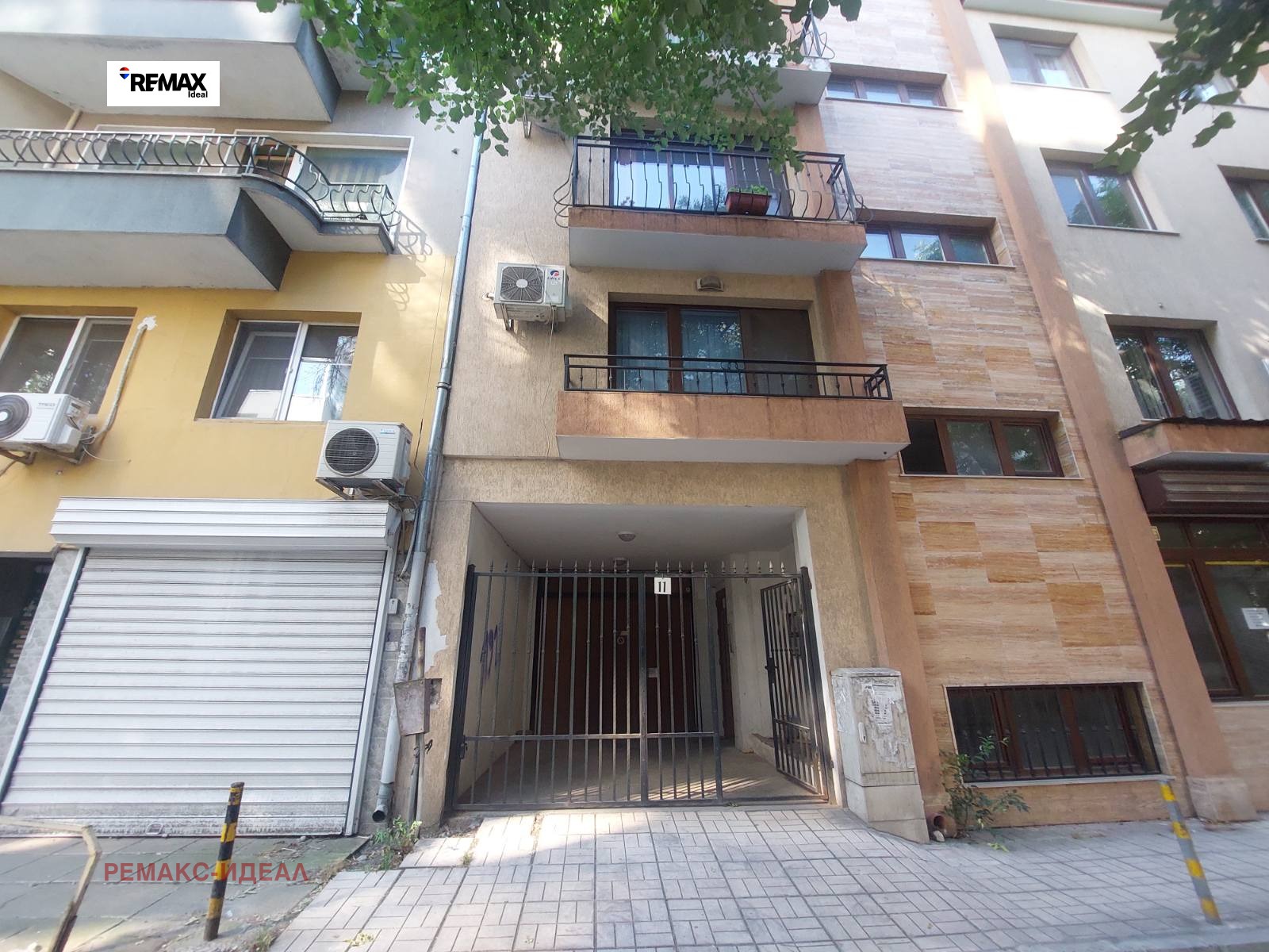 Продава ГАРАЖ, ПАРКОМЯСТО, гр. Варна, Център