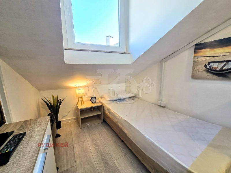 Продава АТЕЛИЕ, ТАВАН, гр. Варна, Колхозен пазар, снимка 4 - Апартаменти - 52813464