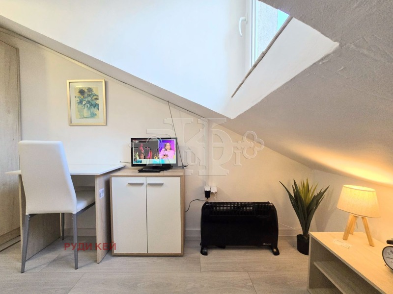 Продава АТЕЛИЕ, ТАВАН, гр. Варна, Колхозен пазар