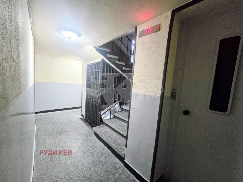 Продава АТЕЛИЕ, ТАВАН, гр. Варна, Колхозен пазар, снимка 12 - Апартаменти - 52813464