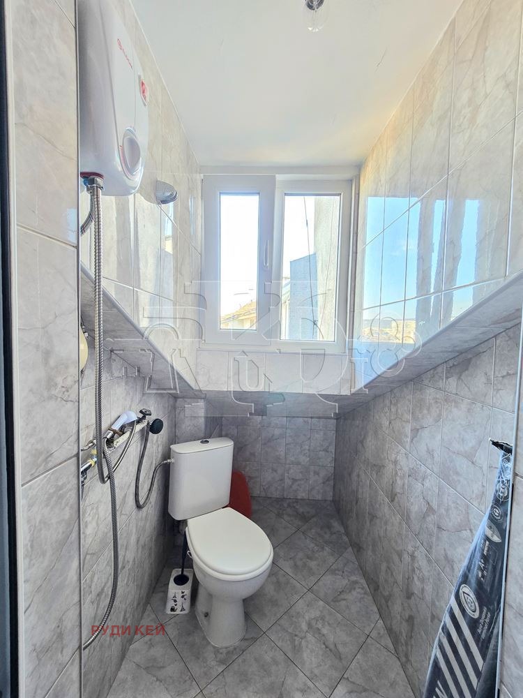 Продава АТЕЛИЕ, ТАВАН, гр. Варна, Колхозен пазар, снимка 10 - Апартаменти - 52813464