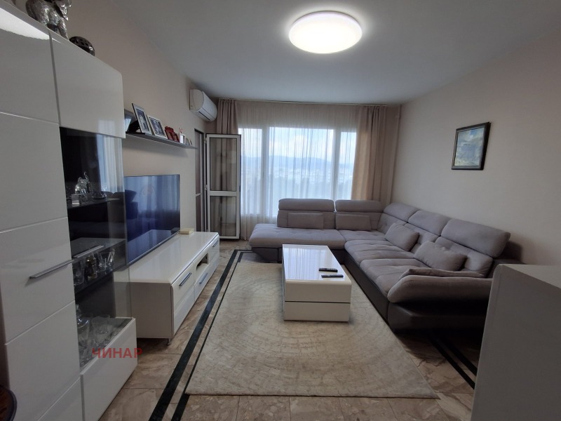 Eladó  2 hálószobás Sofia , Mladost 1A , 80 négyzetméter | 74775946