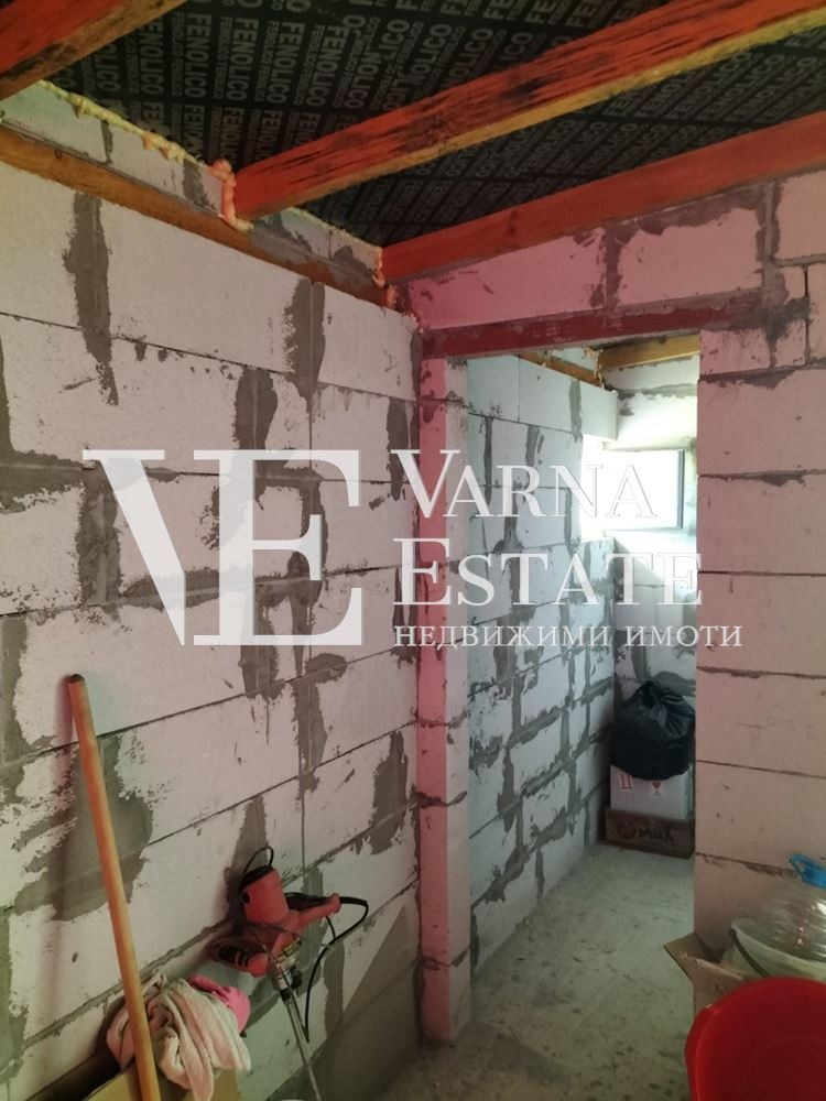 Продава КЪЩА, гр. Варна, м-т Добрева чешма, снимка 15 - Къщи - 53438027