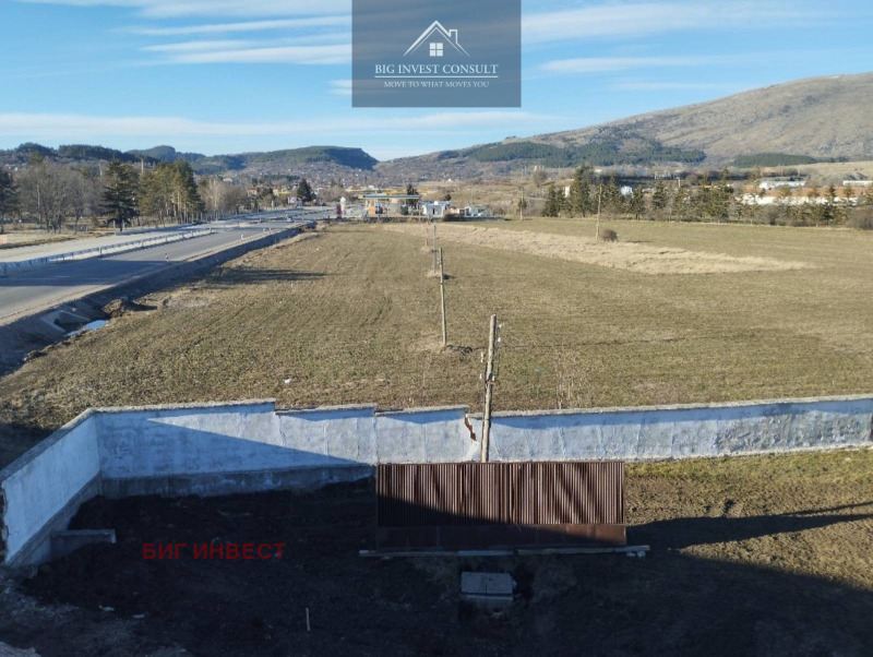 Продава ПАРЦЕЛ в област София, гр. Драгоман - 7000 кв.м / 105 000 € » 205 362.15 лв., БИГ ИНВЕСТ