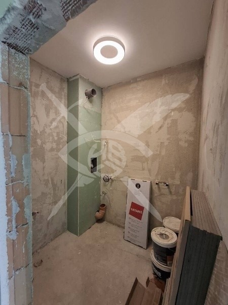 Продава МНОГОСТАЕН, гр. Бургас, Изгрев, снимка 7 - Апартаменти - 52824965