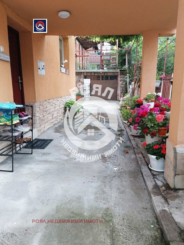 Продава ЕТАЖ ОТ КЪЩА, гр. Пловдив, Южен