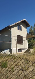 Продава ВИЛА, град Русе, в.з. 9-ти километър • 15500 € • 77230122 — Holmes.bg
