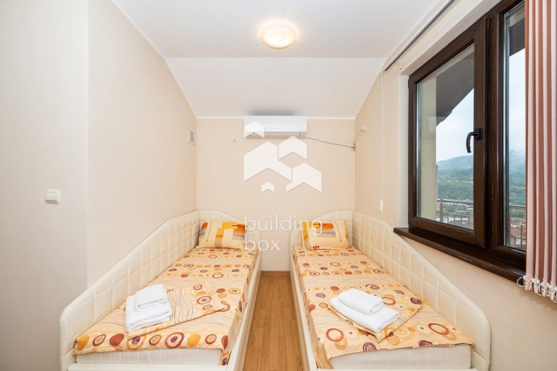 Продава ХОТЕЛ, гр. Батак, област Пазарджик, снимка 9 - Хотели - 52703156