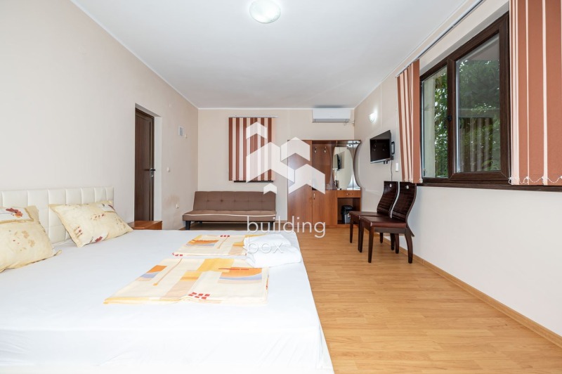 Продава ХОТЕЛ, гр. Батак, област Пазарджик, снимка 5 - Хотели - 52703156