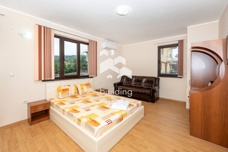 Продава ХОТЕЛ, гр. Батак, област Пазарджик, снимка 8 - Хотели - 52703156