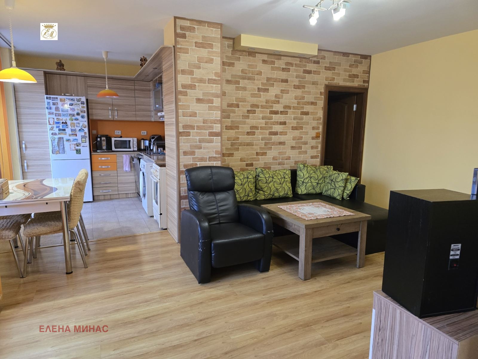 Продава 3-СТАЕН, гр. Шумен, Център, снимка 2 - Апартаменти - 54072916