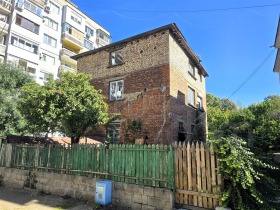 House Midiya Enos, Ruse 1