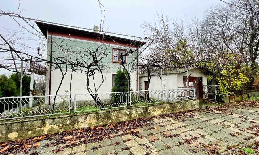 Продава КЪЩА, с. Малина, област Добрич, снимка 2 - Къщи - 52711026
