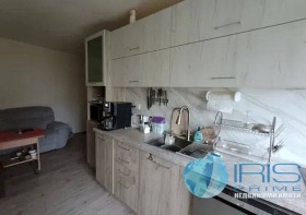 1 quarto Trakiia, Chumen