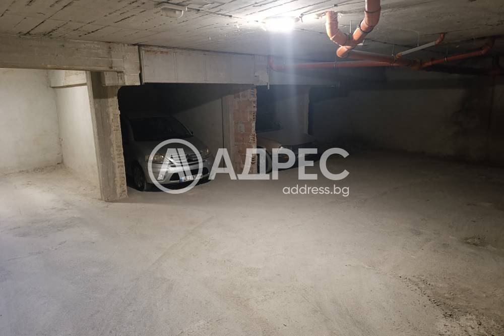 Продава ГАРАЖ, ПАРКОМЯСТО, гр. Варна, Център, снимка 6 - Гаражи и паркоместа - 55090739