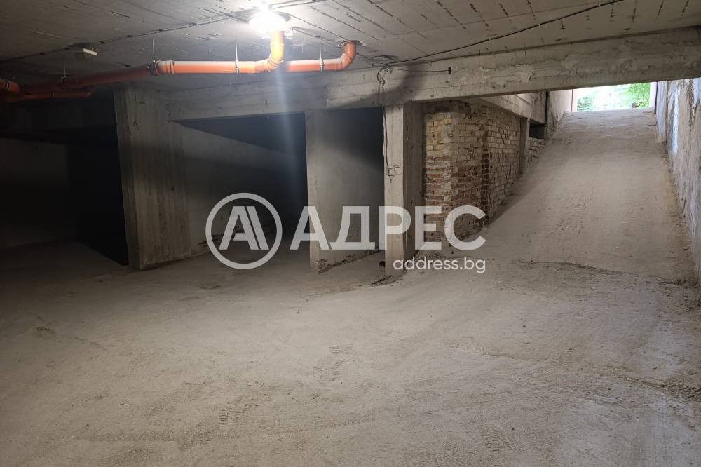 Продава ГАРАЖ, ПАРКОМЯСТО, гр. Варна, Център, снимка 8 - Гаражи и паркоместа - 55090739