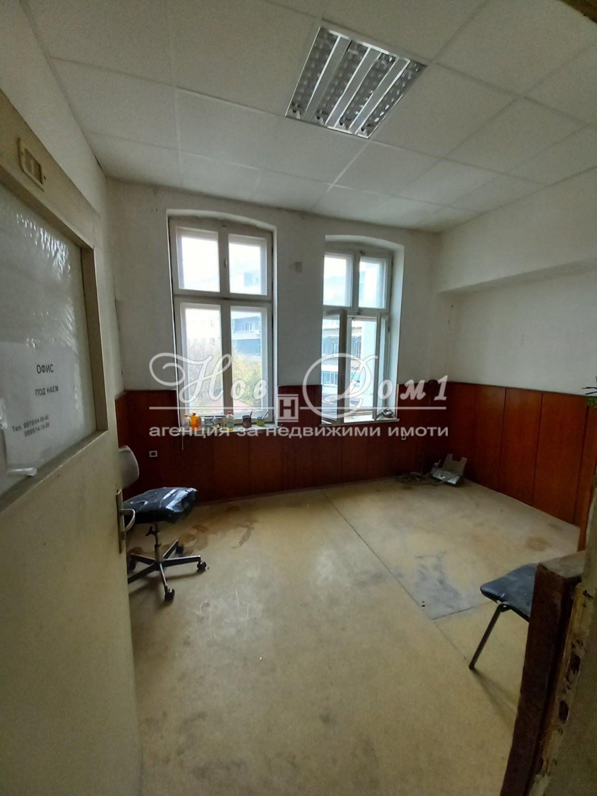 Дава под наем ОФИС, гр. Варна, ЖП Гара, снимка 2 - Офиси - 43281119