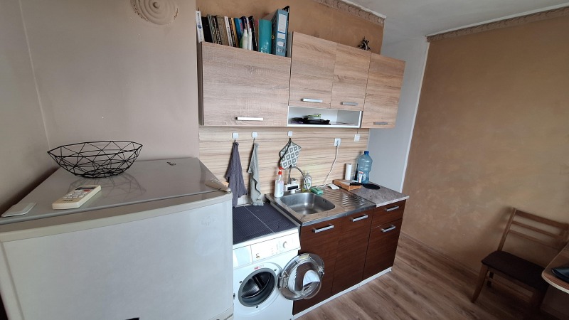 Дава под нем  2-стаен, град Пловдив, Кючук Париж •  350 EUR • ID 45396235 — holmes.bg - [1] 