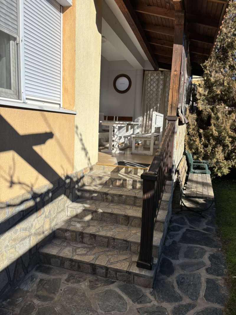 Дава под Наем КЪЩА в област Пловдив, с. Марково - 300 кв.м / 1 800 € » 3 520.49 лв., РИНЕКС РЕВОЛЮШЪН