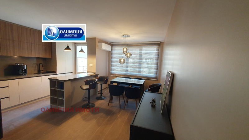 Издаје се  1 спаваћа соба Русе , Центар , 70 м2 | 32049743