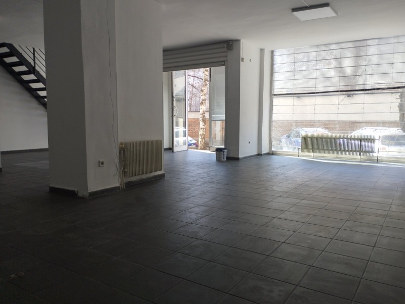 Vuokrattavana  Myymälä Sofia , Tsentar , 230 neliömetriä | 74669572 - kuva [3]