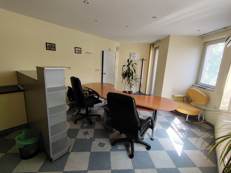 Под наем ОФИС, град Варна, Център • 500 € • 32776720 — Holmes.bg