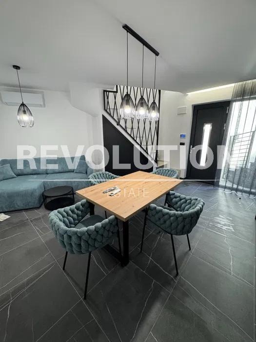 Дава под нем  2-стаен, град Варна, Център •  710 EUR • ID 22123351 — holmes.bg - [1] 