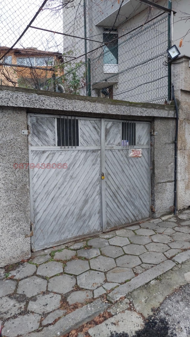 Издаје се  Гараге Благоевград , Идеален центар , 20 м2 | 42886981