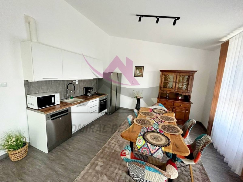 Kiadó  2 hálószobás Varna , Centar , 100 négyzetméter | 22093598