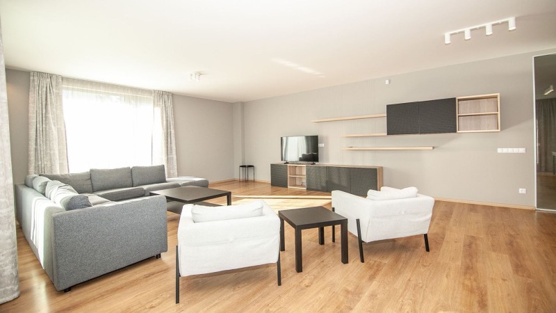 Para alugar  3 quartos Sofia , Izgrev , 260 m² | 38253105