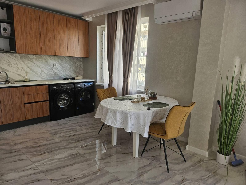 Дава под наем 2-СТАЕН, гр. Пловдив, Кючук Париж, снимка 2 - Апартаменти - 52821929