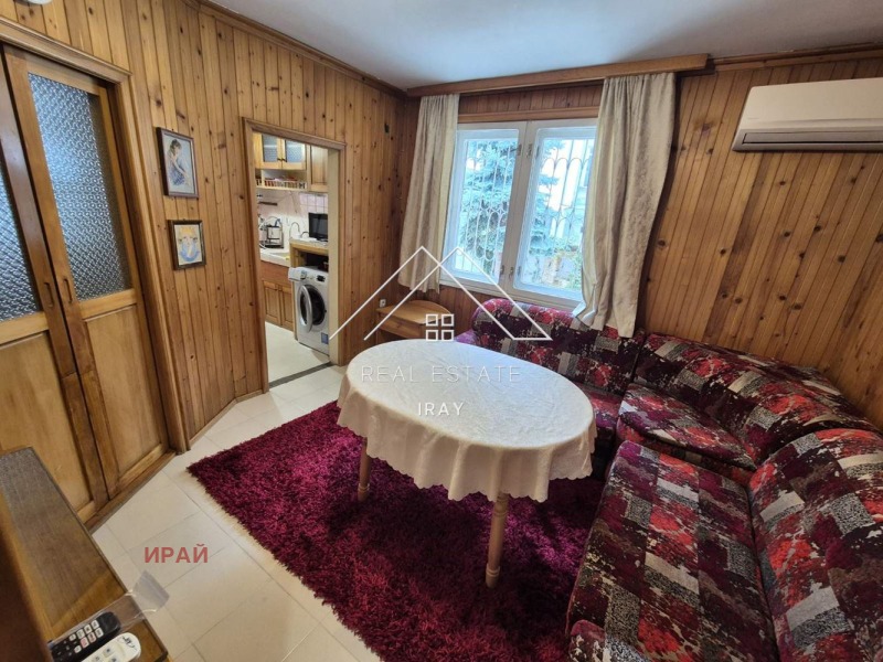 Дава под нем  3-стаен, град Стара Загора, Център •  600 лв. • ID 47414156 — holmes.bg - [1] 