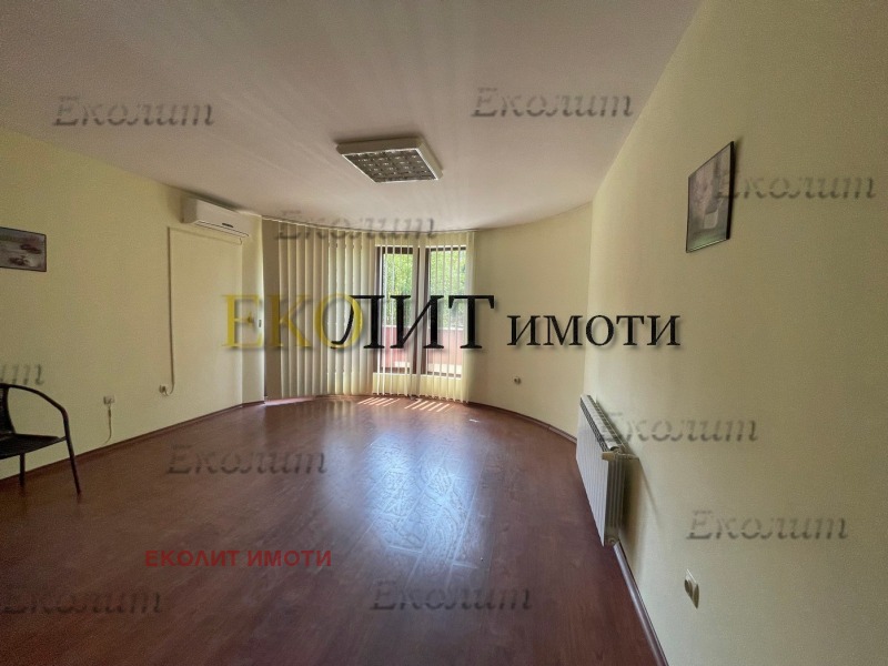 Kiadó  Hivatal Sofia , zs.gr.Juzsen park , 74 négyzetméter | 12078138