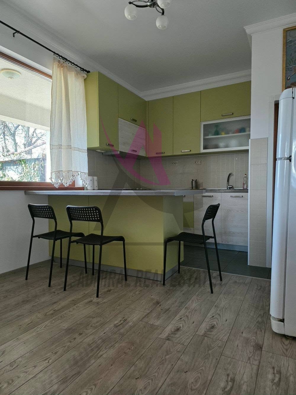 Дава под наем КЪЩА, гр. Варна, м-т Сотира, снимка 2 - Къщи - 54288257