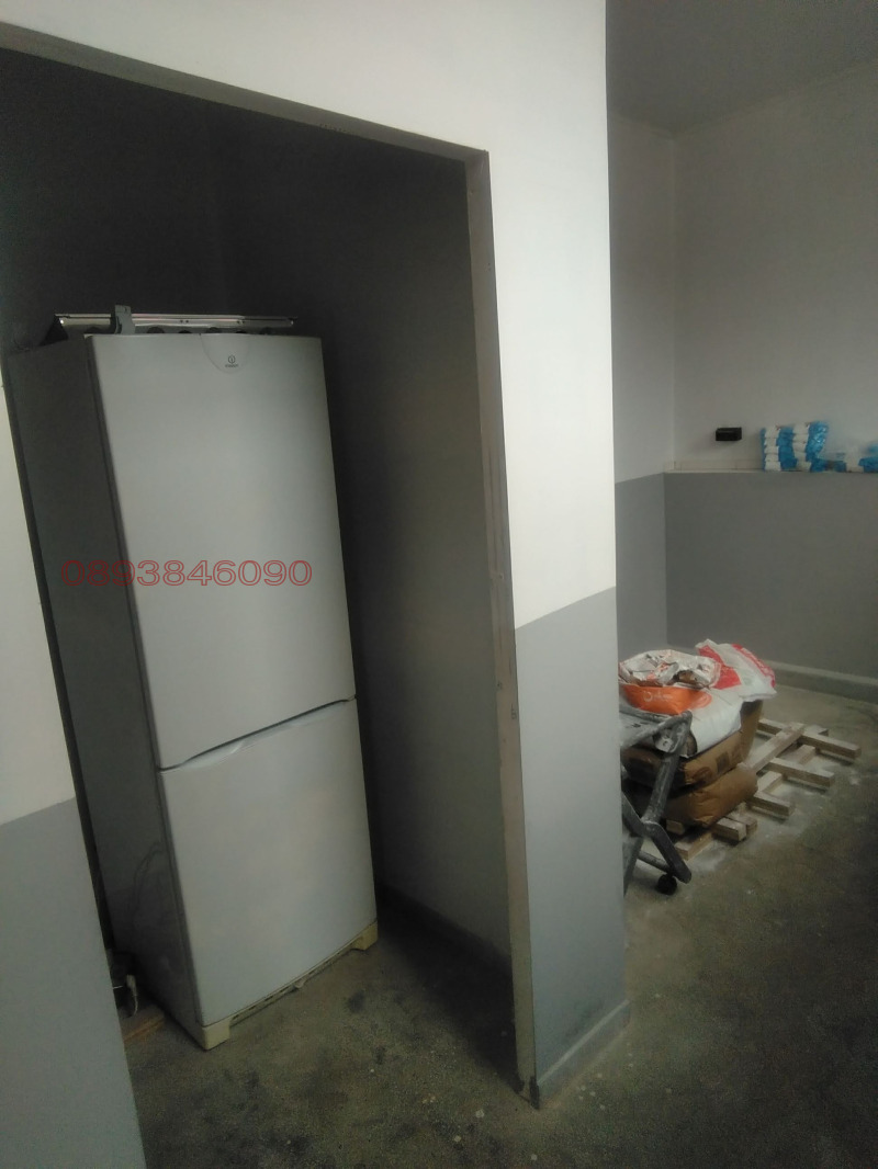 Дава под наем ПРОМ. ПОМЕЩЕНИЕ, с. Крепча, област Търговище, снимка 12 - Производствени сгради - 52781366