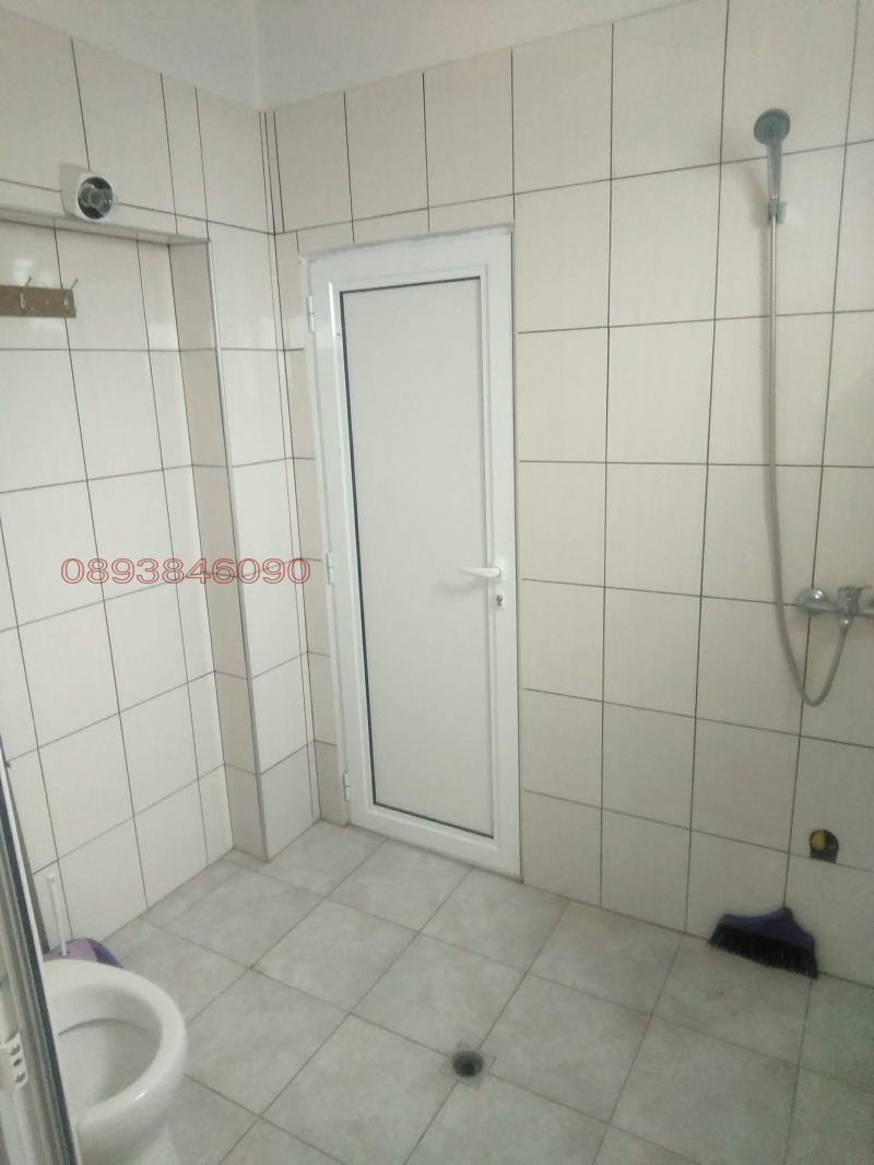 Дава под наем ПРОМ. ПОМЕЩЕНИЕ, с. Крепча, област Търговище, снимка 10 - Производствени сгради - 52781366