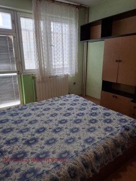 1 chambre Chirok tsentar, Rouse 3