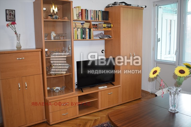 Дава под наем 3-СТАЕН, гр. Бургас, Център, снимка 3 - Апартаменти - 52542305