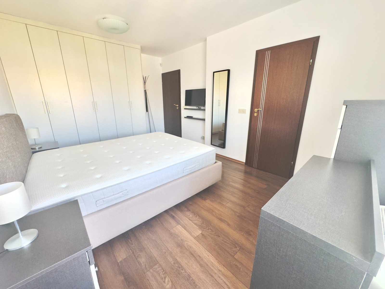 Дава под наем 4-СТАЕН, гр. София, Лозенец, снимка 5 - Апартаменти - 54338213