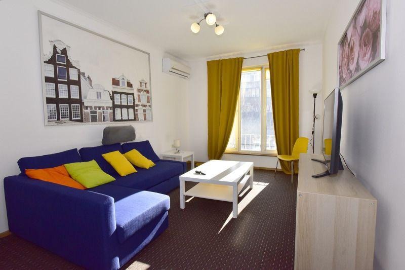 Дава под наем 2-СТАЕН, гр. София, Център, снимка 2 - Апартаменти - 53798828