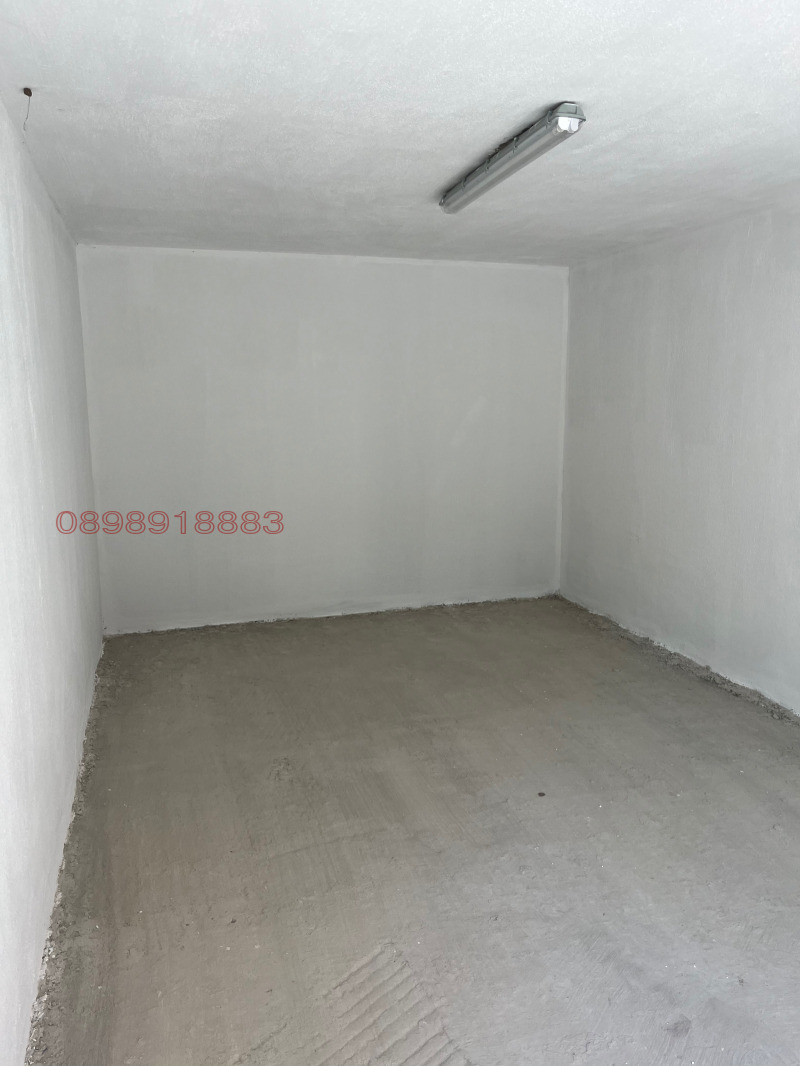 Дава под наем ГАРАЖ, ПАРКОМЯСТО, гр. Кърджали, Възрожденци, снимка 5 - Гаражи и паркоместа - 53002101