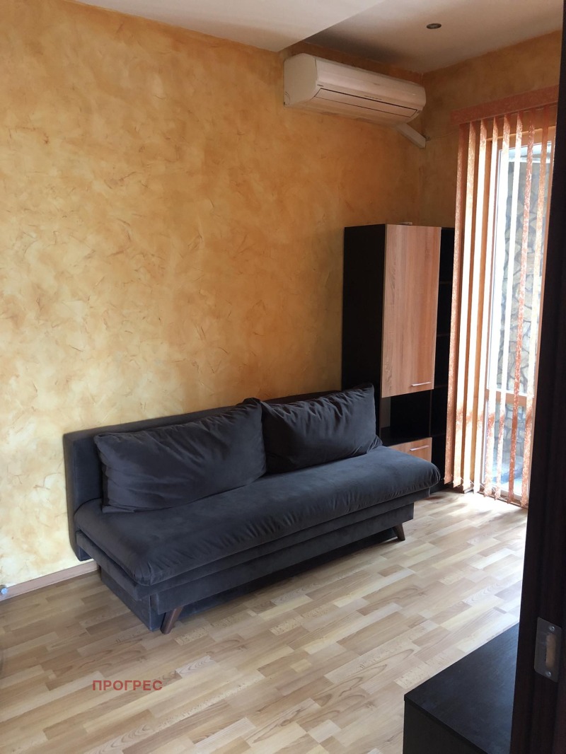 Zu vermieten  2 Schlafzimmer Plowdiw , Karschijaka , 96 qm | 40329579 - Bild [15]